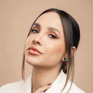 Dra. Daniela Claudino